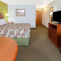 Отель Days Inn Shawnee с домашними животными