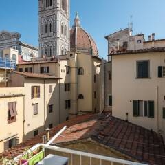 Отель Charming 2bed Apt Overlooking Duomo Италия, Флоренция - отзывы, цены и фото номеров - забронировать отель Charming 2bed Apt Overlooking Duomo онлайн балкон