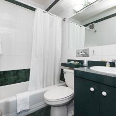 Отель Murray Hill East Suites ванная
