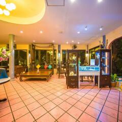 Отель Aochalong Villa Resort & Spa Таиланд, Бухта Чалонг - отзывы, цены и фото номеров - забронировать отель Aochalong Villa Resort & Spa онлайн интерьер отеля