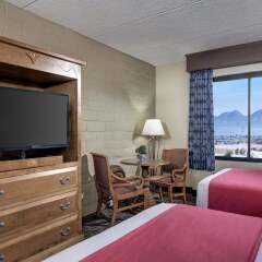 Отель Fiesta Rancho Casino Hotel США, Северный Лас-Вегас - отзывы, цены и фото номеров - забронировать отель Fiesta Rancho Casino Hotel онлайн удобства в номере фото 2