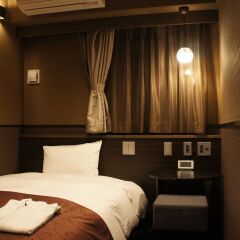 Hotel Abest Ginza Kyobashi сейф в номере