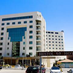 Bristol Hotel парковка