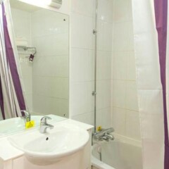 Отель Premier Inn London Euston ванная