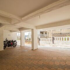 Отель OYO 11897 Home Greek Style 2BHK With Pool Bambolim Гоа парковка