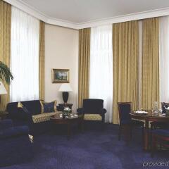 Гостиница Radisson Royal комната для гостей фото 4