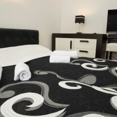 Апартаменты Black & White Apartment by Venceslas Sq. комната для гостей фото 2