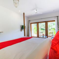 Отель OYO 15547 Morjim Plaza Индия, Морджим - отзывы, цены и фото номеров - забронировать отель OYO 15547 Morjim Plaza онлайн комната для гостей