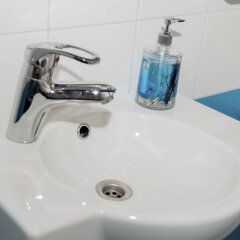 Гостиница Меблированные комнаты Уголок в Москве - забронировать гостиницу Меблированные комнаты Уголок, цены и фото номеров Москва ванная
