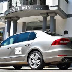 Отель Mint Garni городской автобус
