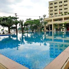 Апартаменты Handy Beachfront Apartment Нячанг бассейн фото 2