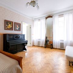 Отель City of Rivers Near Hermitage 4 Rooms Санкт-Петербург комната для гостей фото 4