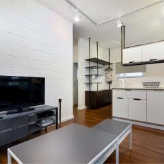 Апартаменты Hanasi 129 - Boutique Apartments Хайфа комната для гостей фото 3
