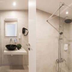 Отель Monastiraki Residences By Livin Urbban Афины ванная фото 2