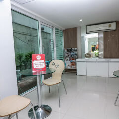Отель Nida Rooms Ekamai 914 Room Бангкок питание