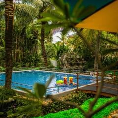 Отель Sunrise Premium Resort Hoi An бассейн