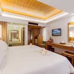 Отель Beyond Resort Karon Пхукет спа