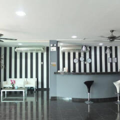 Отель Chaplin Inn Паттайя фитнесс-зал