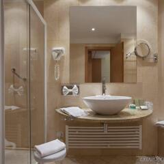 Отель Crowne Plaza Padova Италия, Падуя - отзывы, цены и фото номеров - забронировать отель Crowne Plaza Padova онлайн ванная