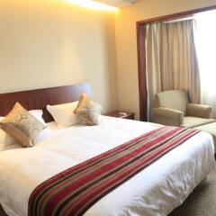 Donghua University Hotel комната для гостей