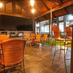 Отель The Highbridge Guest Lodge питание фото 3