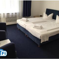 Hotel Seifert Berlin am Kurfürstendamm сейф в номере