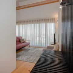 Отель Liiiving - Mezzanine Downtown Balcony Порту фото 2