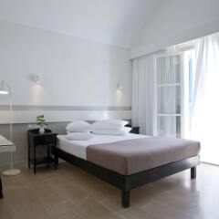 Отель Kamari Beach Hotel Греция, Остров Санторини - отзывы, цены и фото номеров - забронировать отель Kamari Beach Hotel онлайн комната для гостей фото 2