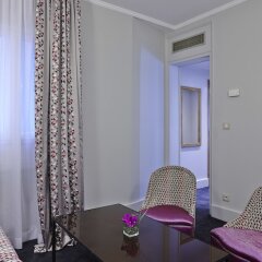 Отель Royal Hotel Paris Champs Elysées Франция, Париж - отзывы, цены и фото номеров - забронировать отель Royal Hotel Paris Champs Elysées онлайн удобства в номере