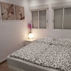 Отель Boliches apartment in first line Испания, Фуэнхирола - отзывы, цены и фото номеров - забронировать отель Boliches apartment in first line онлайн комната для гостей фото 3