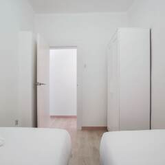 Отель Bbarcelona Encants Family Flat Барселона комната для гостей фото 3