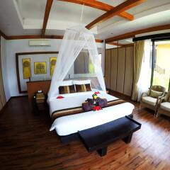 Отель Phi Phi Long Beach Resort & Villa комната для гостей