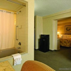 Отель Comfort Inn Downtown США, Кливленд - отзывы, цены и фото номеров - забронировать отель Comfort Inn Downtown онлайн ванная