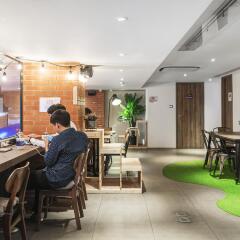 Отель Kokotel Bangkok Surawong интерьер отеля