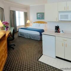 Отель BEST WESTERN PLUS Carlton Plaza Hotel Канада, Виктория - отзывы, цены и фото номеров - забронировать отель BEST WESTERN PLUS Carlton Plaza Hotel онлайн в номере
