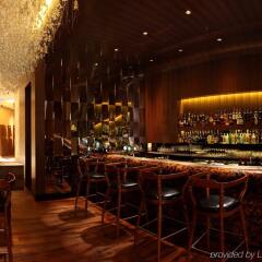Отель Mandarin Oriental Kuala Lumpur гостиничный бар