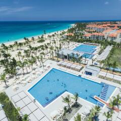 Отель Riu Republica - Adults only - All Inclusive бассейн