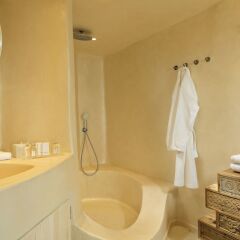 Отель Astra Suites Греция, Остров Санторини - отзывы, цены и фото номеров - забронировать отель Astra Suites онлайн ванная фото 2