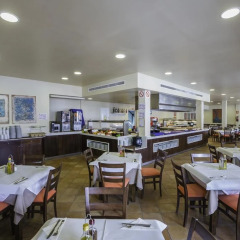 Отель Aparthotel Holiday Center питание