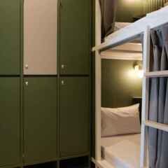 Boxpackers Hostel Phranakorn Бангкок сейф в номере