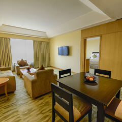 Отель The Grand New Delhi комната для гостей фото 5