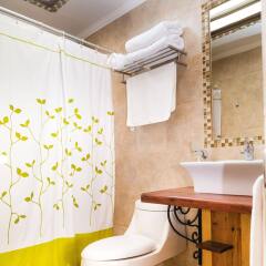 Отель Hostal Boutique Esquina Elquina B&B ванная фото 2