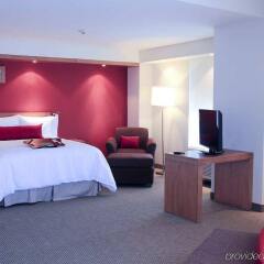 Отель Hampton Inn by Hilton/ GuadalajaraExpo комната для гостей фото 2