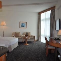 Отель J5 Hotels - Port Saeed комната для гостей