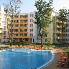 Отель Yassen Apartments Болгария, Солнечный берег - отзывы, цены и фото номеров - забронировать отель Yassen Apartments онлайн бассейн фото 3