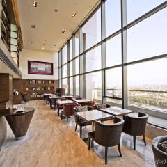 Отель Holiday Inn Shanghai Hongqiao West гостиничный бар