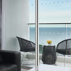 Отель The Legend Residences Pattaya Таиланд, Паттайя - 2 отзыва об отеле, цены и фото номеров - забронировать отель The Legend Residences Pattaya онлайн балкон