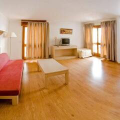 Отель Apartamentos Los Robles комната для гостей