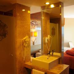 Commodore Elite Suites & Spa Ultra All Inclusive Турция, Сиде - отзывы, цены и фото номеров - забронировать отель Commodore Elite Suites & Spa Ultra All Inclusive онлайн ванная