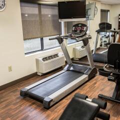 Отель Comfort Suites Wilmington фитнесс-зал фото 2